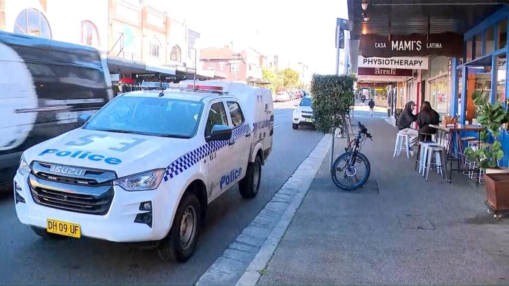 Hombre gravemente herido en presunto asalto en Bondi Rd en