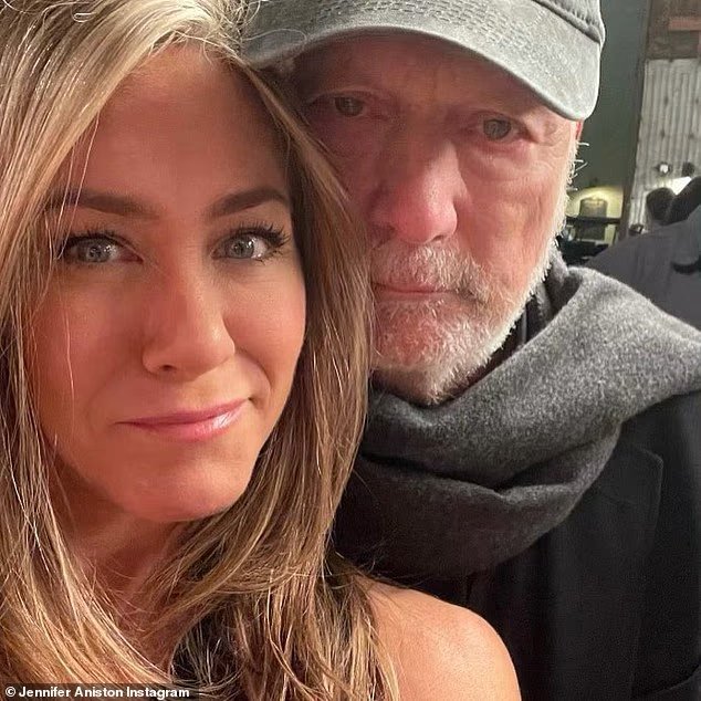 Jennifer Aniston partage de rares photos de Friends alors qu'elle