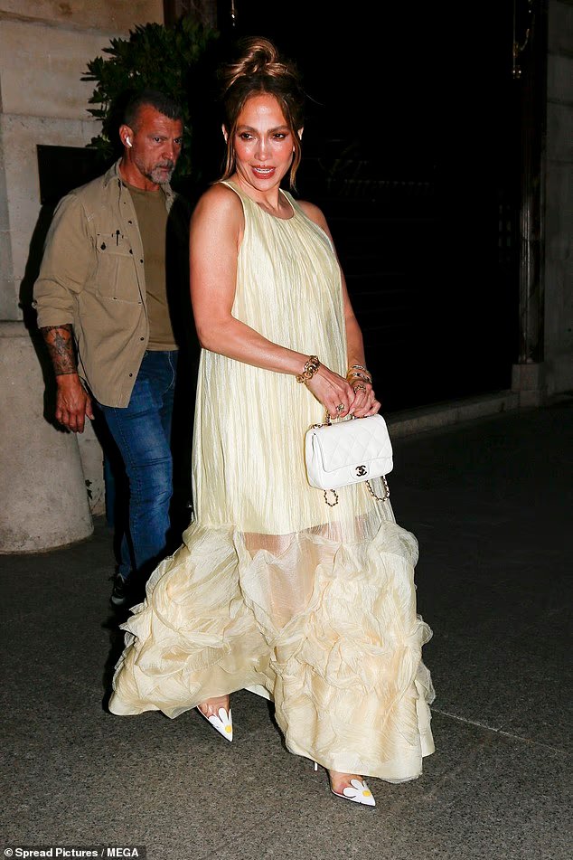 Jennifer Lopez parle des stars hollywoodiennes avec lesquelles elle souhaite