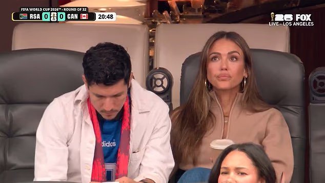 Jessica Alba et Danny Ramirez mènent la foule de stars