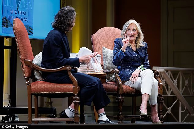 Jill Biden défie l'ex-porte-parole de Joe pour avoir remis en