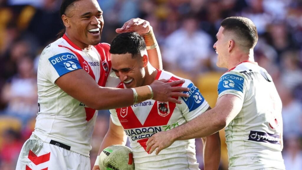 La estrella de Axed Origin, Valentine Holmes, regresa con los