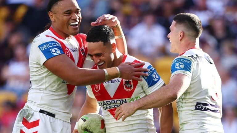 La estrella de Axed Origin, Valentine Holmes, regresa con los