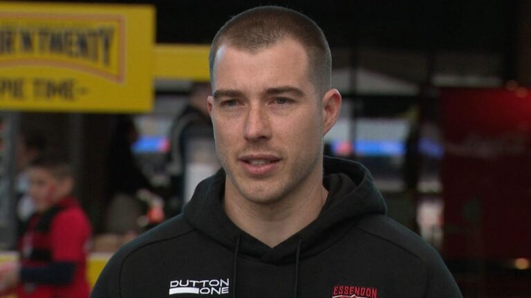 La estrella de Essendon, Zach Merrett, ha revelado un choque