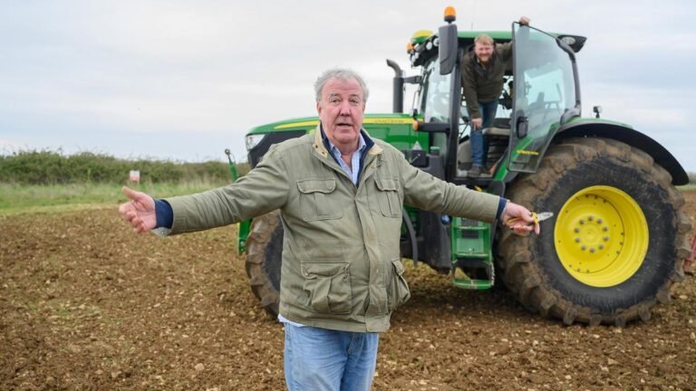 La leyenda de la televisión británica Jeremy Clarkson anuncia un