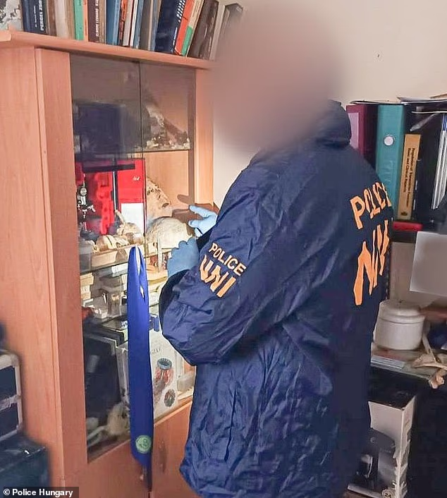 La police a publié des images d'un repaire de cannibale