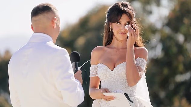 La reine de beauté ukrainienne suscite la fureur dans son