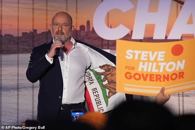 L'ancienne star de Fox, Steve Hilton, est en course pour