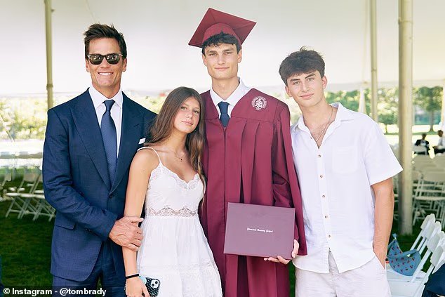 Le beau papa Tom Brady rend hommage à son fils