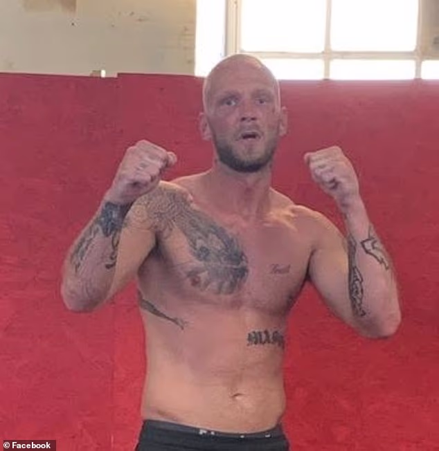 Le boxeur Bareknuckle est décédé après avoir été retenu par
