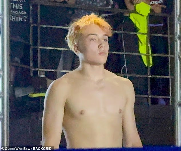 Le fils de Brad, Pete Knox, 17 ans, diffuse Fight