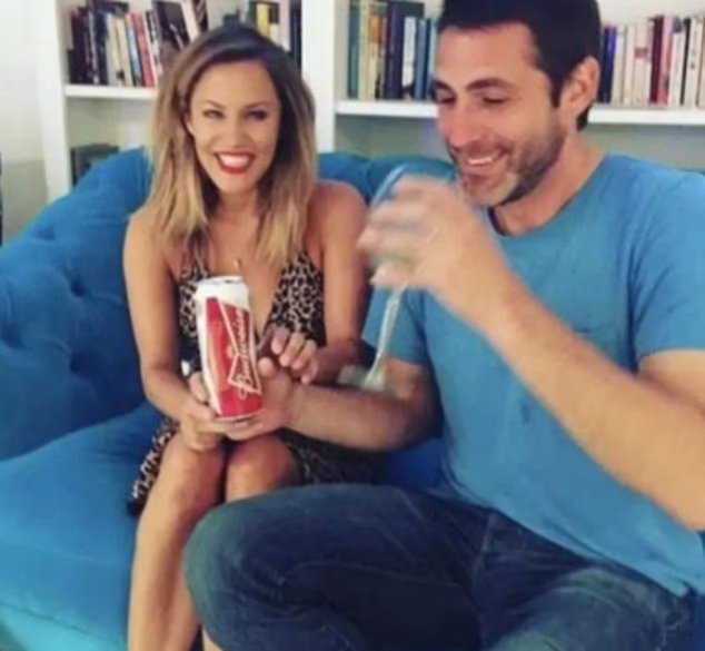 Le frère de Caroline Flack a été retrouvé pendu six