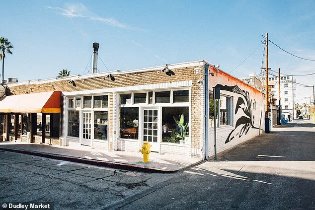 Le marché aux poissons moderne de Los Angeles admet de