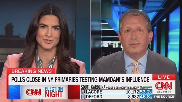 Le moment choquant où Caitlan Collins de CNN interrompt Brad