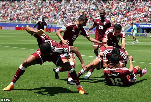 Le premier choc de la Coupe du Monde lorsque le