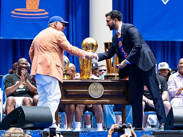 Le propriétaire des Knicks, James Dolan, semble abandonner Zohran Mamdani