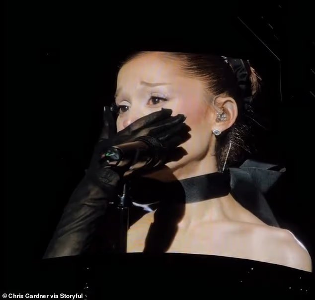 Le secret déchirant derrière les larmes d'Ariana Grande : tout