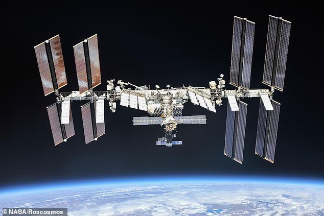 Les astronautes de la NASA se préparent à évacuer la