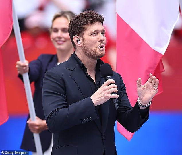 Les fans critiquent Michael Bublé « décongelé » pour «