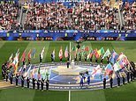 Les fans de football américains se déchaînent devant un hymne