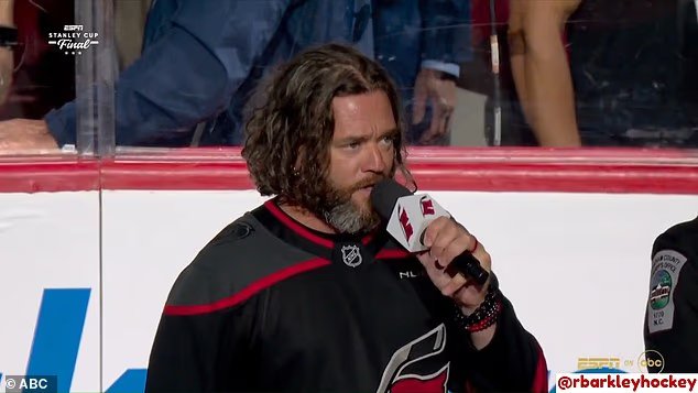 Les fans de la LNH divisés par l'hymne de la