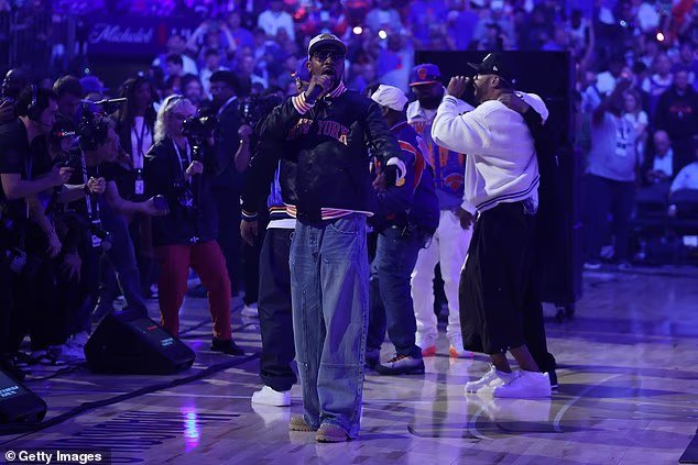 Les fans de la NBA sont bouleversés alors qu'ESPN ne