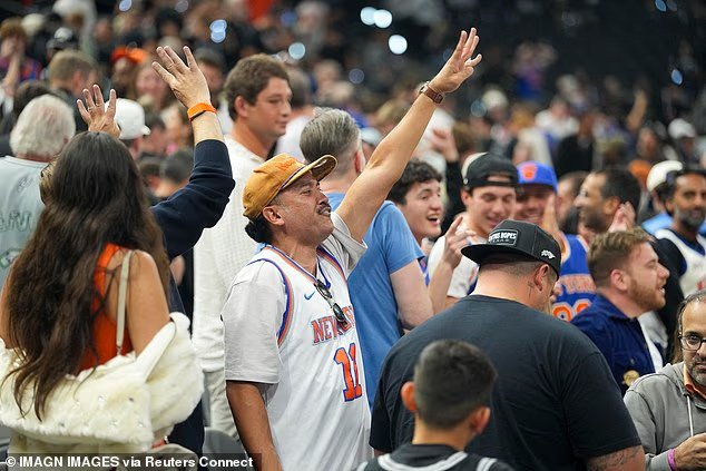 Les fans des Knicks ont envahi l'arène des Spurs et