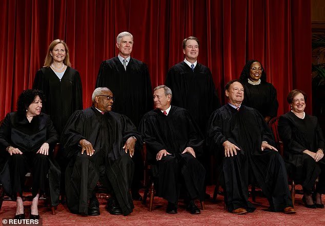 Les négociations explosives entre les juges Alito et Sotomayor obligent
