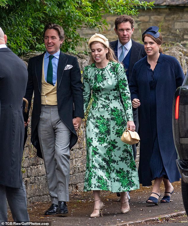 Les princesses Béatrice et Eugénie arrivent au mariage de Peter