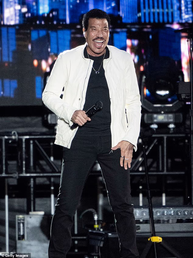 Les proches de Lionel Richie s'inquiètent de son refus de