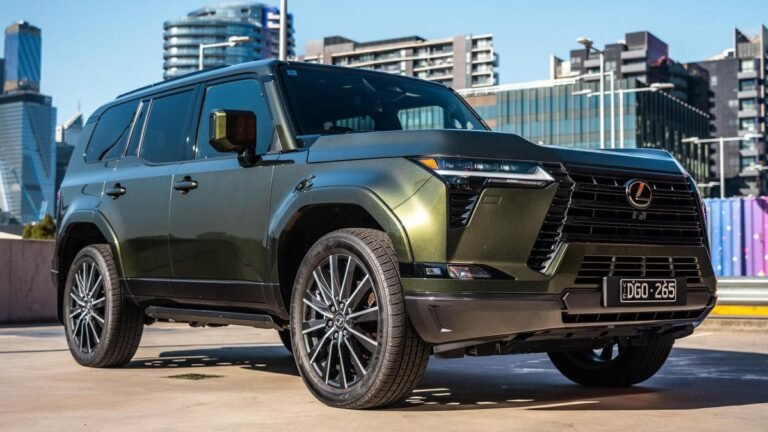 Lexus GX y UX retirados del mercado