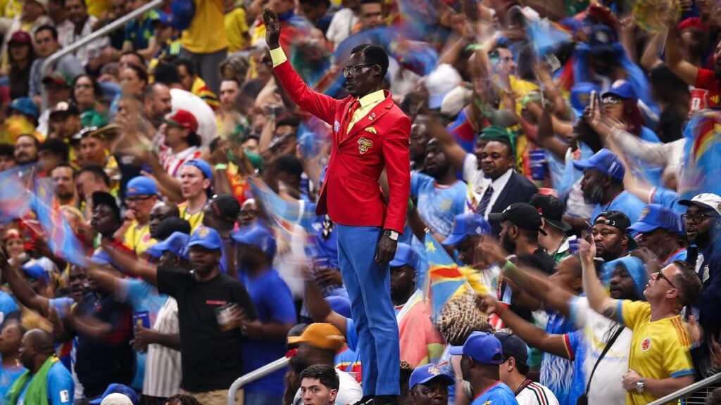 Michel Nkuka Mboladinga, también conocido como Lumumba Via, superfan de