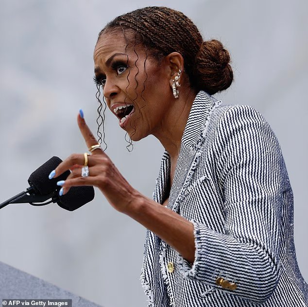 Michelle Obama dissipe les rumeurs sur son mariage en chantant