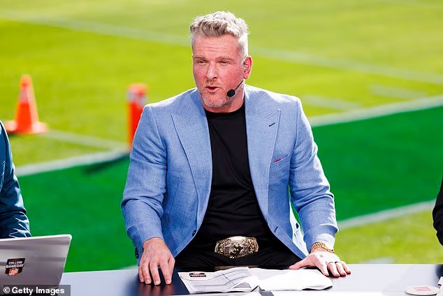 Pat McAfee "plus proche d'un grand changement de carrière" à
