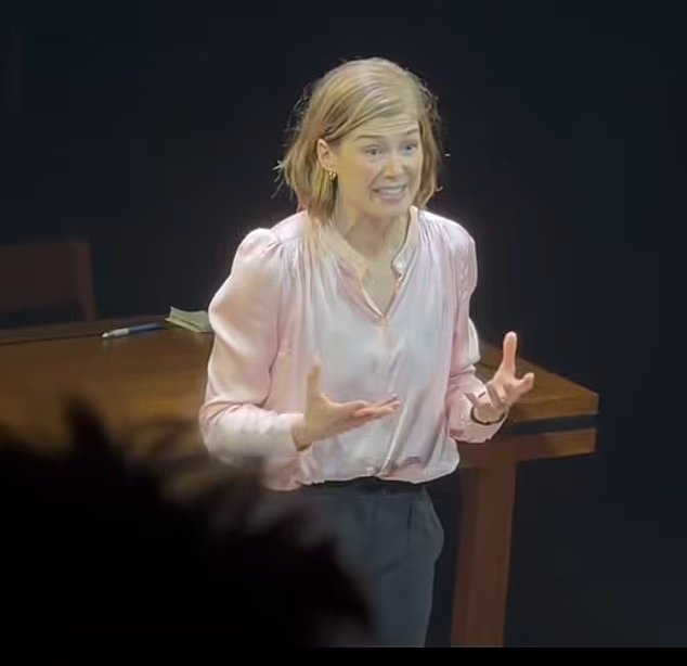 "Quelqu'un a envoyé des SMS, vous savez qui vous êtes" :
