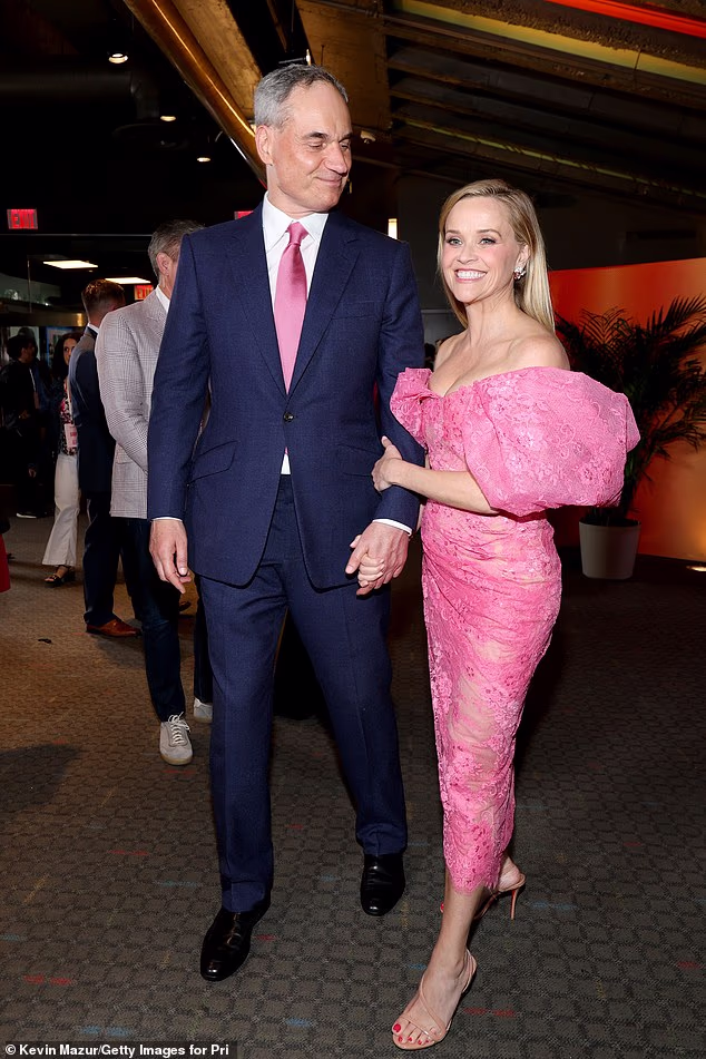 Reese Witherspoon fait ses débuts sur le tapis rouge avec