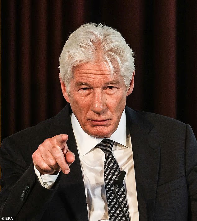 Richard Gere a « profondément honte » des États-Unis alors