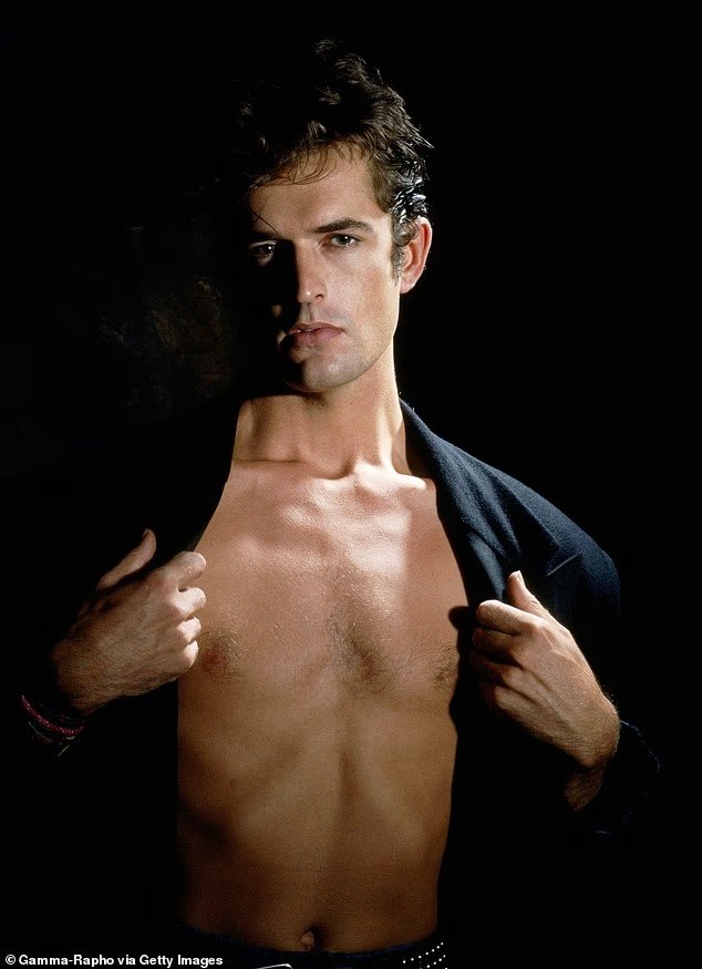 Rupert Everett, 67 ans, dit qu'il en paie désormais le