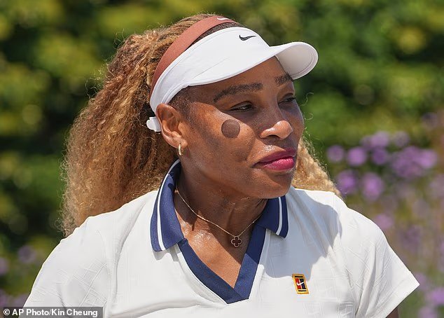 Serena Williams apprend son premier adversaire à Wimbledon alors qu'elle