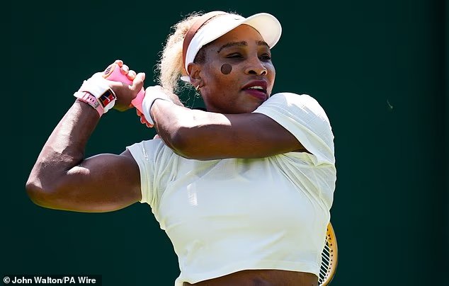 Serena Williams critique les règles "déraisonnables" de Wimbledon quelques jours