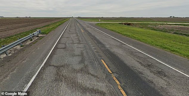 Six personnes ont été tuées, dont deux enfants, lorsqu'une voiture