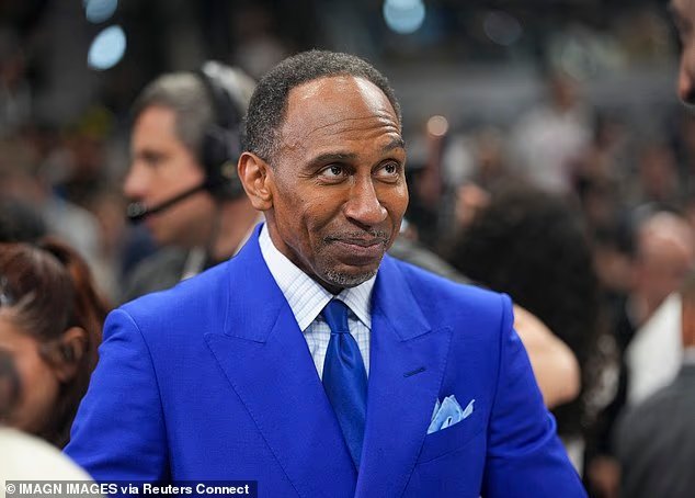 Stephen A. Smith est bombardé par les fans de la