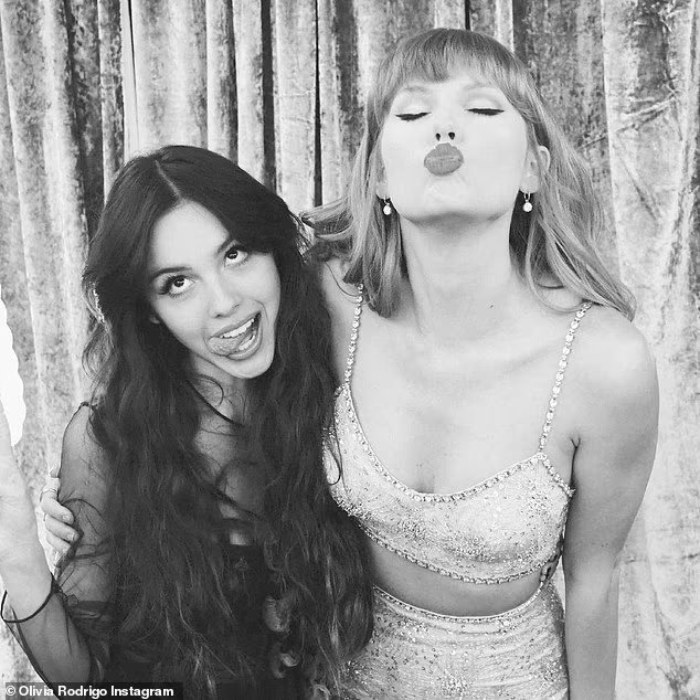Taylor Swift continue d'alimenter les rumeurs d'une querelle de longue