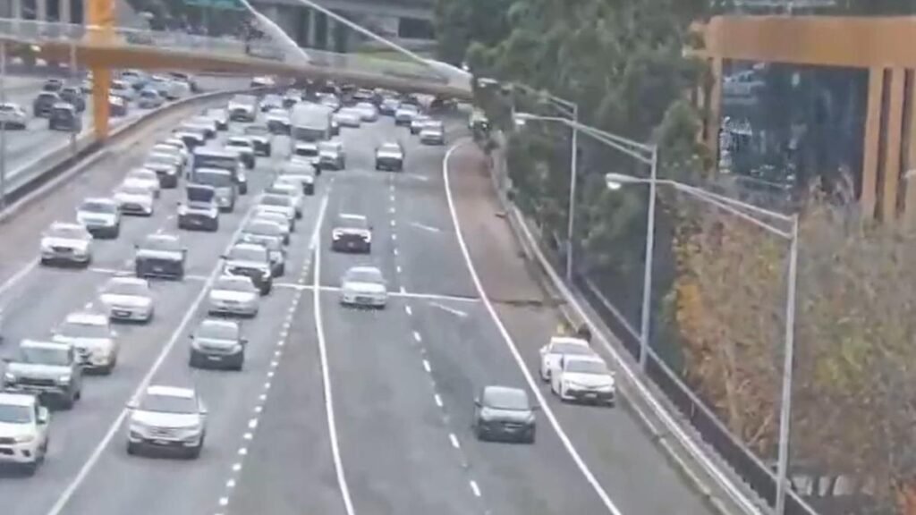 Tráfico de Perth: congestión masiva en la autopista Mitchell Freeway