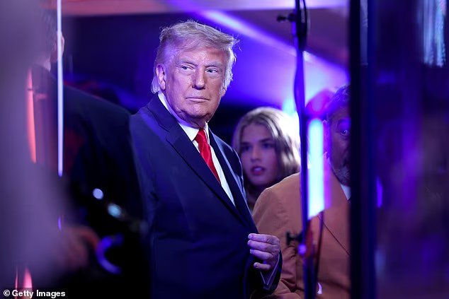 Trump exige que ses deux mises en accusation soient «