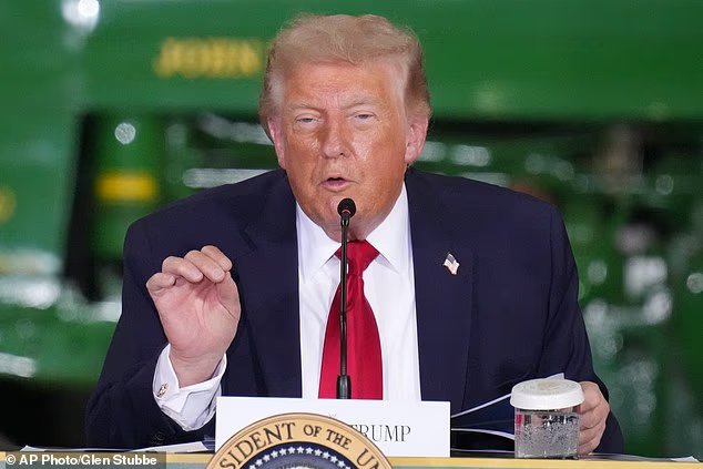 Trump fustige la controversée bibliothèque présidentielle de 850 millions de