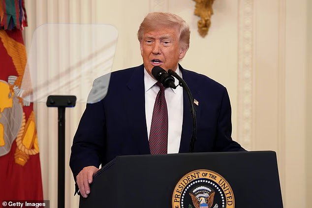 Trump plaisante en disant qu'il voulait s'attribuer la Médaille d'honneur