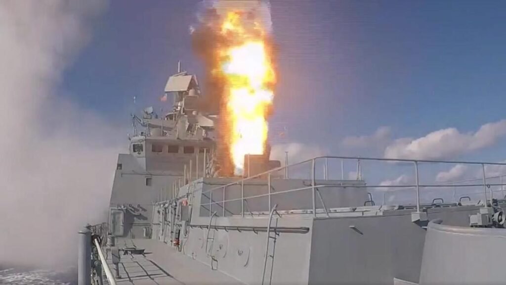 Un buque de guerra ruso abrió fuego contra un barco
