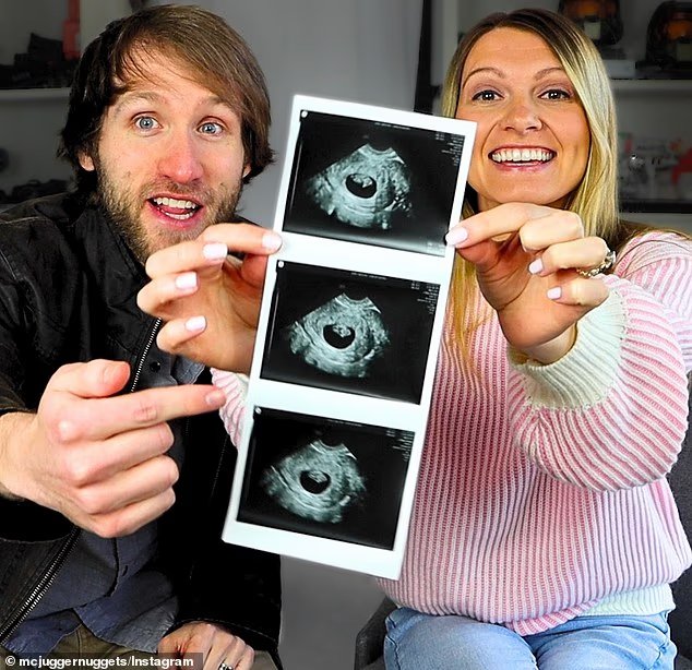 Un couple de stars d'Internet partage une vidéo expliquant qu'ils
