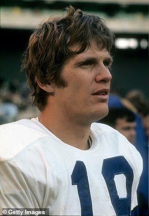 Une star troublée de la NFL qui s'est exposée à
